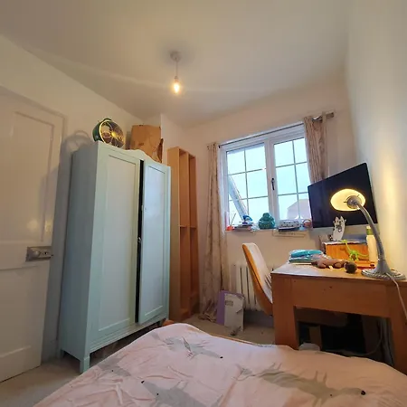 Lotus Pod House Homestay Horsell Exterior photo